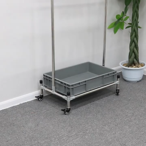 ราวเก็บไม้ม็อบ ชั้นวางไม้ถูพื้นสแตนเล พร้อมที่รองน้ำ สีเทา (มีล้อ) เคลื่อนย้ายสะดวก เหมาะสำหรับงานโรงแรม ร้านอาหาร