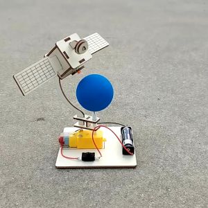 Đồ chơi Stem Trạm Vũ Trụ ISS Không Gian Quay Quanh Quỹ Đạo Sử Dụng Động Cơ DC Lắp Ráp Bằng Gỗ
