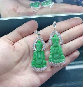 Mặt Phật quan âm bồ tát bạc đính đá ( không dây)