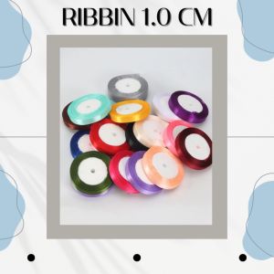 ริบบิ้นผ้าซาติน หน้ากว้าง 1.0cm. ยาว 22 m. ริบบิ้นสำหรับทำโบว์ ห่อของขวัญ ตกแต่ง วัสดุคุณภาพดี มีให้เลือกหลากหลายสีสัน สินค้าพร้อมจัดส่ง มีเก็บปลายทาง
