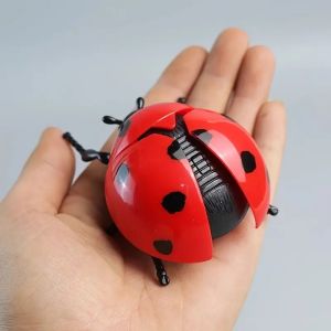 Adorable Chain Winding Insect Toys Seven -Star Ladybug Bee Beetle Outdoor Decorations Simulation Insect Model Toy Party Gifts
