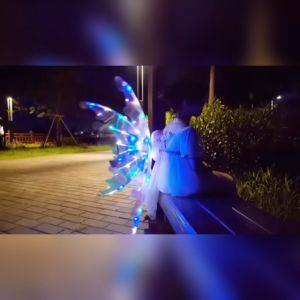 Kelaton ปีกผี เสื้อ ชุดปีกผี พร้อมไฟและเรืองแสง การใช้งานสำหรับงานปาร์ตี้ เหมาะสำหรับปีกผีเสื้อ ของขวัญเอลฟ์