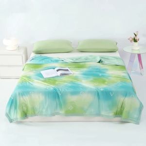 LangSha ผ้าห่มแอร์ Blanket ผ้าห่ม Polyester นักเรียน วัยผู้ใหญ่ เดี่ยว สองเท่า นุ่มและระบายอากาศได้ดี ขนาด 6 ฟุต 7 ฟุต (Blanket 6ft 7ft) ความรู้สึกเย็นสบาย