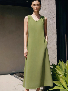 AMII | Eco-friendly V-Neck Sleeveless Dress Tencel Pearl-decorated