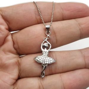 - จี้ เงินแท้ 92.5% งานส่งออก รูปนักบัลเล่ต์ ฝังเพชรสวิส cz เกรด 5A จี้ขนาด 1.5×3.6 ซม. (รวมหูกระต่าย) หนัก 2.2 กรัม เคลือบทองคำขาวแล้วครับ ใส่ไม่ดำ ไม่ซ้ำใคร