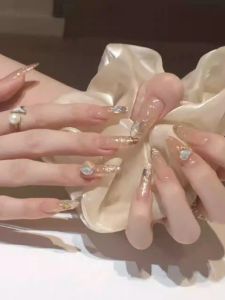 เล็บสวมใส่แบบยาวทำมือ ฝุ่นกระจกสีทอง ลายเพชร แผ่นดิสก์เงิน ชุดเล็บสุดหรูหรา สีขาว ดูหรูหรา เล็บสวมใส่แบบยาว CIGL