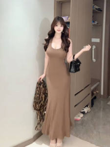 CHANGTONG | Waist-Tightening Fitted Halter Dress