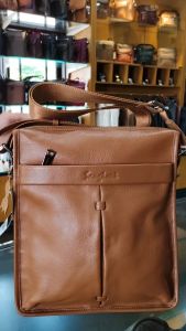 Tas Kerja Selempang  Laki laki/ Working Sling Bag Kulit Sapi asli Karl Sangkoni  MJ - TP 1323