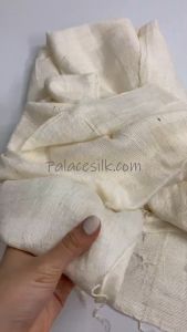 Khăn quàng cổ chất liệu đũi 100% silk màu trắng mềm mại & ấm áp dùng cho cả nam và nữ
