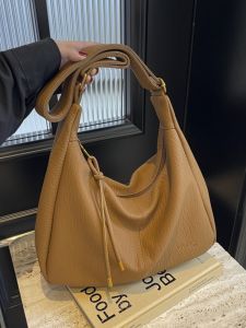 Soft Surface Tote Big Bag Womens Fall and Winter New Arrival Large Capacity Versatile Crossbody Bag Classy Sentong Qin Shoulder Bag for Class