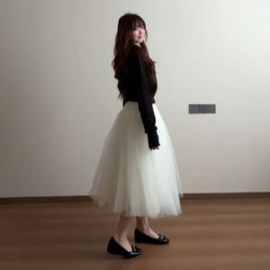 CHANGTONG | Spring Fashion Stylish Temperament Knitted Top Tulle Skirt Set