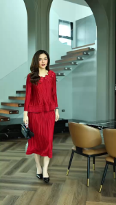 Cutie Minute อก ฟรีไซส์  44"-64" เอว ยางยืดรอบเอว 26"-50" Pleated set ชุดเซ็ทเสื้อ+กระโปรงอัดพลีท ชุดยืดได้เยอะ งานมาพร้อมเข็มกลัดดอกไม้