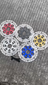 DISC PIRINGAN CAKRAM DEPAN 260MM MERK MOSCOW ORIGINAL VARIASI BEAT VARIO 125 150 160 CBS SCOOPY GENIO PIRINGAN CAKRAM DEPAN HONDA BEAT FI KARBU DELUXE STREET PIRINGAN HONDA BEAT SCOOPY VARIO SPACY 260mm SUDAH TERMASUK BREKET BAUT