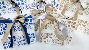 HUI ถุงกระดาษสวย ถุงใส่ของสินค้า ผูกโบว์ ลายเเบบใหม่ ของชำร่วย พร้อมส่ง