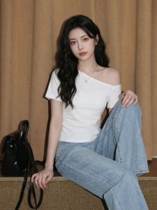 Slim Fitting Off-Shoulder T-shirt Large Size