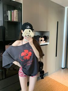 Bộ Đồ Hai Mảnh Rộng Rãi Phong Cách Hàn Quốc Dành Cho Nữ Mùa Hè Áo Thun Tay Ngắn Hở Vai Quần Short Ngắn Thoải Mái Dễ Mặc