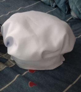 QUALITY CHEF HATS BUT MORE CHEAPER THAN OTHERS.