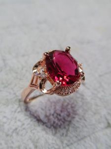 แหวนเปิดด้านบนแบบปรับได้พร้อมเซอร์โคเนียและการตกแต่ง Rhinestone สไตล์ย้อนยุคสําหรับผู้หญิงลายดอกไม้อัญมณีเทียมเคลือบทอง