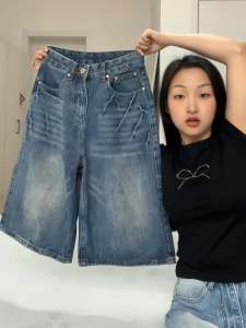 สูง เอว ขาตรง เดนิม กางเกงขาสั้น ผู้หญิง ฤดูร้อน 2024 รูปแบบแฟลชรูปแบบใหม่สีน้ําเงิน กางเกงยีนส์ Capri กางเกง ซิป ปิด