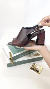 Sandal kiểu bốt Whaleshoes (SD21) gót trụ bọc 7cm mũi tròn đế chống trơn trượt