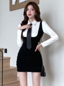 ชุดเดรสทรงเข้ารูปสีดำสั้นผ่าหน้าเอวสูงสไตล์ฤดูใบไม้ร่วงและฤดูหนาวใหม่สำหรับผู้หญิง กระโปรงทรงเอยาวปานกลาง กระโปรงทรงเอ
