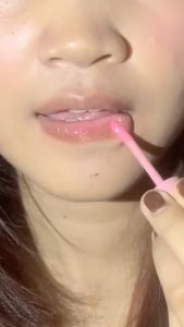 Viva Nutri Bright Lip Serum (BRIGHTENING NOURISHING MOISTURIZING UV PROTECTION) with AVOCADO OIL VITAMIN C & E - Tersedia 3 Pilihan Warna