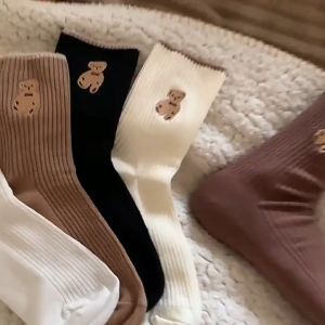 BW-P568 Kaos Kaki Wanita Korea Motif Beruang Panjang Setinggi Betis / Kaus Kaki Ankle Karakter Cute Bear Fashion Korean Style Socks
