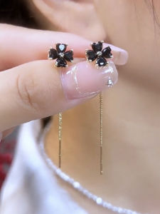 Elegant Black Flower Drawstring Hoops Fresh out Fashionable Ethnic Design Alloy Plated Silver Gold Plant Floral Womens Jewelry