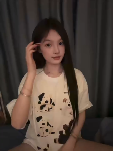 T-Shirt Wanita Lengan Pendek Putih Motif Anjing Kartun - Katun Adem Premium 2025 Desain Streetwear Oversize Slim Fit Baju Musim Panas Kerah Bulat Nyaman dengan Tekstur Es Streetwear Santai Ukuran Besar Nyaman Kerah Bulat Santai Harian