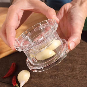 C.B.【Ready in Stock】 Garlic Grinder Kitchen Tools Vegetable Food Chopper Cut Chili Noodles Nut Cracker Crusher