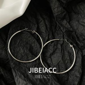 Elegant Large Circle Hoop Earrings Womens Luxury Simple round Ear Cuff Versatile Personality Plain Circle Ear Jewelry