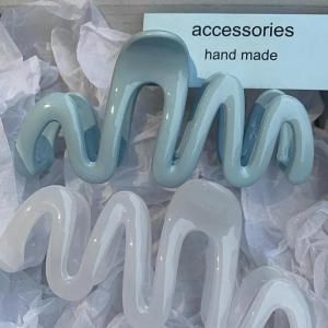 Colorful Jelly Wave Hair Claw Hairpin Girls Fashion Temperament Womens Korean Sweet Simple Irregular Elegant Headwear Gifts
