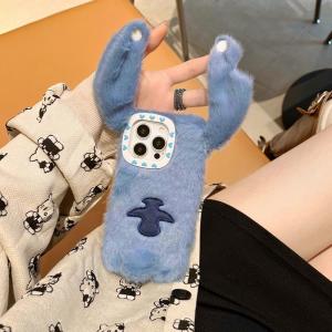 🥰💕COD + FreeShipping🥰💕พร้อมส่งสำหรับ Iphone 11 12 13 14 15 16promax เคสโทรศัพท์ใหม่ตุ๊กตาตุ๊กตาผ้าสีน้ำเงินสุดน่ารัก14 Pro 13 Pro 12 Pro มือพร้อมหูน่ารักการ์ตูนที่สร้างสรรค์ป้องกันการตก