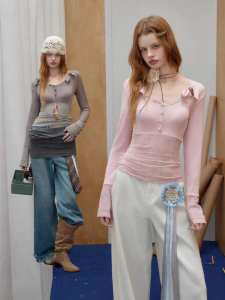 Unifree | Waist-Cinching Butterfly Knot V-Neck Fashion T-Shirt