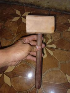 palu kayu buat ganden batu es dll