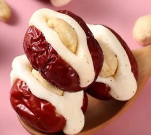 Cashew Puff Jujube Nut Sandwich Cheese Independent Packaging 160g 320g   腰果泡芙枣