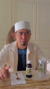 Madu Herbal Vitasma - Solusi Tepat Atasi Batuk dan Sesak Nafas Lebih Dari 2 Minggu Dengan Paket Ampuh 2 Botol Diminum 2x Sendok Makan Sehari Khasiat Akan Terasa Dalam 7 Hari