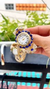 Đồng hồ nữ kiểu dáng vòng tay thời trang đính đá - T072