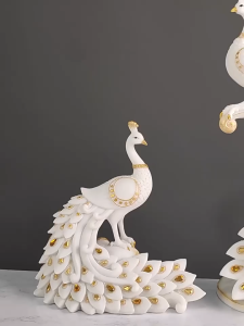 ห้องนั่งเล่นโต๊ะกาแฟตกแต่งงานฝีมือบ้านขึ้นบ้านใหม่ร้านค้าเปิดร้านของขวัญสไตล์ยุโรปสีขาวนกยูงเปิดหน้าจอเครื่องประดับ