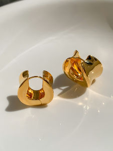 Fashionable Geometric Alloy Earrings Womens Heavy Work Metal Ear Cuffs Wide Edge Irregular Shape Elegant Style Jewelry