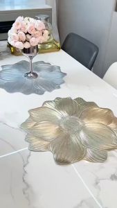 Thảm lótTấm lót bàn ăn bình hoa sang trọng chất liệu PVC phong cách Châu Âu hình Hoa Sen -TH2