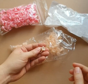 Chum nhẫn 2 ngăn đeo ngón tay dùng để đựng mực xăm đựng keo nối mi