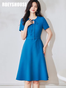 Đầm xoè cổ tròn tay ngắn đính nơ màu xanh trơn