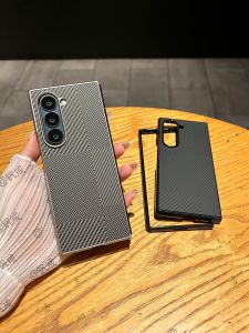 เคสโทรศัพท์มือถือแบบคาร์บอนไฟเบอร์บางเฉียบสำหรับ Samsung ZFold6 ZFold7 ZFold5 ป้องกันการตกหล่นแบบครอบคลุมเต็มจอ 5G