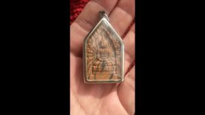 Pendant Thai Amulet (Enhance Loving Kindness & Charming Attraction) Khun Paen LP Sawai 人缘坤平佛牌