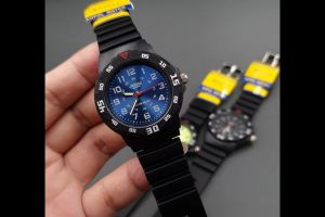 นาฬิกาข้อมือผู้หญิง  Aopol [ โอปอ ] แบรนด์แท้ สายยาง  [ หน้าปัด เลขครบ ]