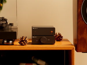 Fosi Audio BOX X5 พรีแอมป์โฟโนไฮไฟ พรีแอมป์ขนาดเล็กสำหรับเครื่องเสียงภายในบ้านสำหรับเครื่องเล่นแผ่นเสียงแบบตลับ MM/MC พรีแอมป์ RIAA ขนาดกะทัดรัดพร้อม V3