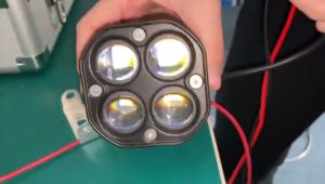 1คู่ All New เเพค2ชิ้น สว่างตาเเตก ไฟสปอร์ตไลท์พูนกันรถยนต์ 4 LED ไฟหน้ารถ LED SPOT BEAM US 40W ไฟช่วยตัดหมอก 12V-85V มีสีพื้นฐาน 2 สีให้เลือกแสงสีขาว แสงสีเหลือง