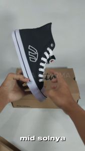 Sepatu Motix America Sekolah Tinggi Tali Hitam Putih