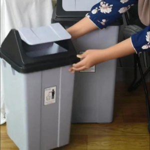 LEORA Tempat Sampah Plastik 20 Liter Tutup Goyang Tong Sampah Tutup Ayun Rubbish Bin